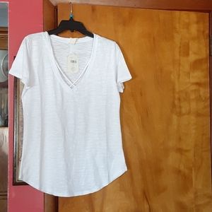 WHITE SHIRT MED ROUND BOTTOM